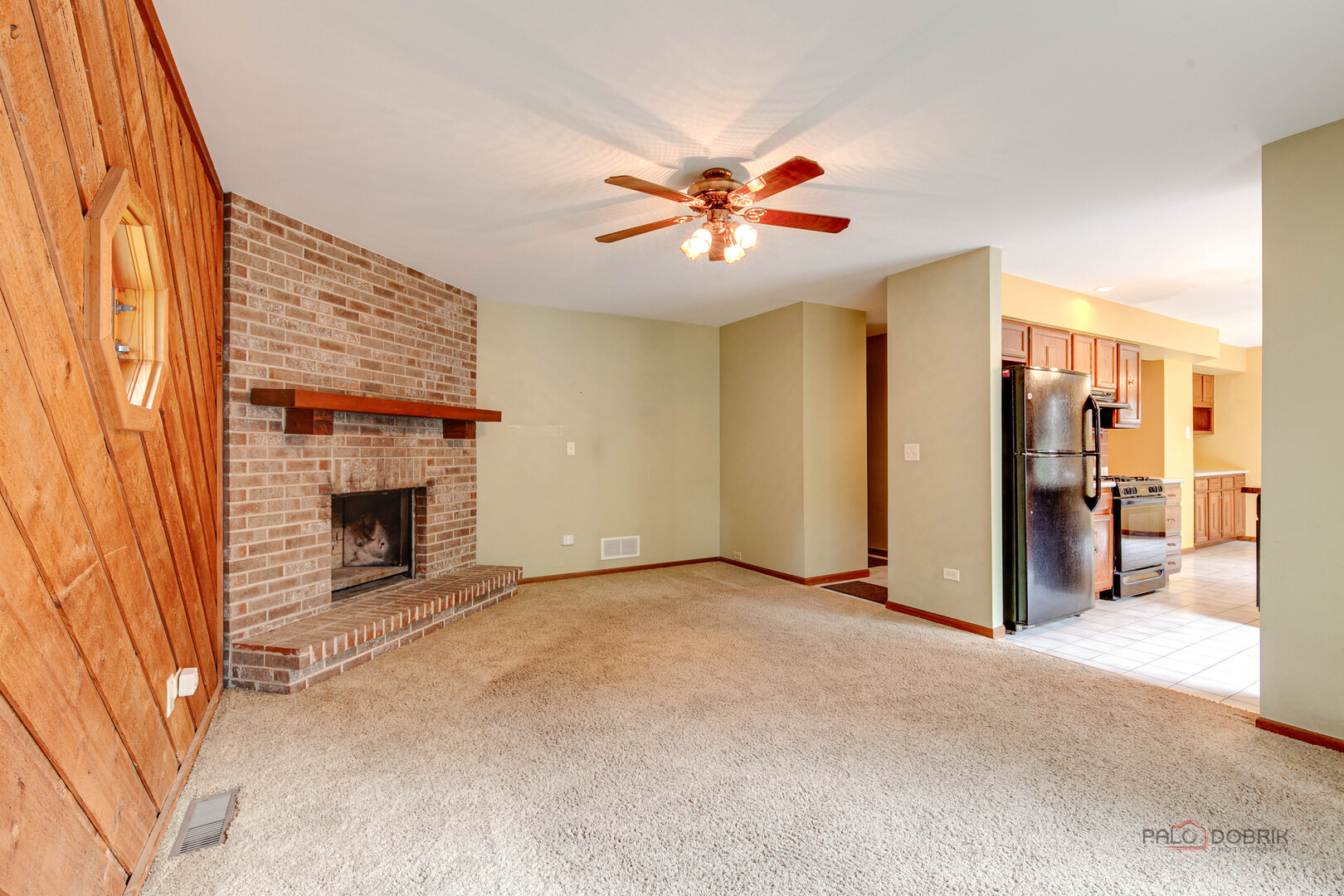 389 Pine Grove Avenue, Gurnee, IL 60031