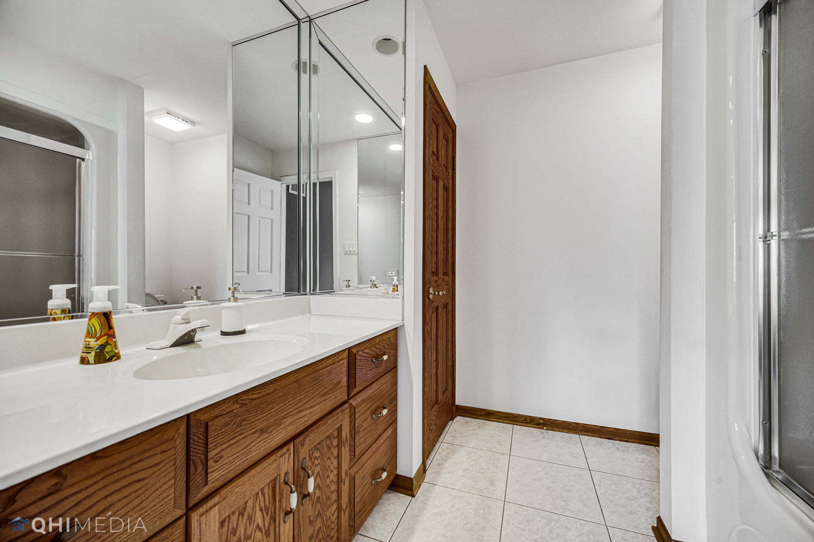 8960 ENCLAVE Drive, Burr Ridge, IL 60527