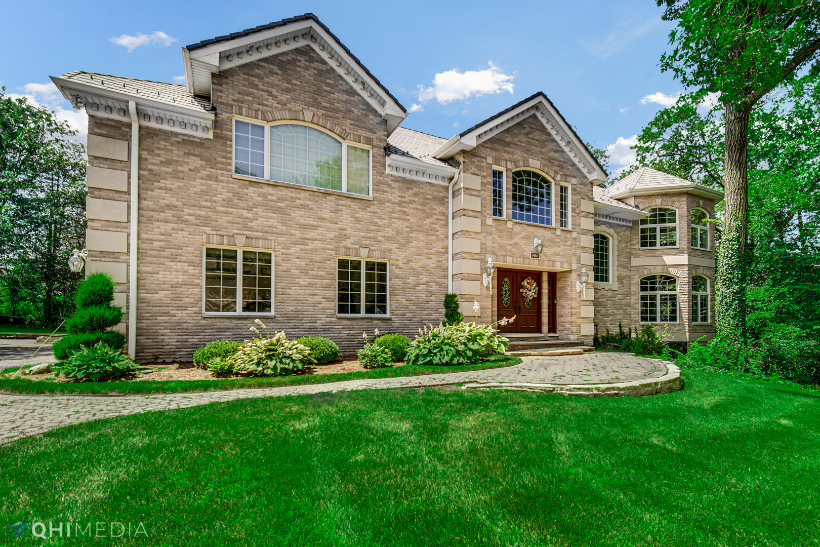 8960 ENCLAVE Drive, Burr Ridge, IL 60527