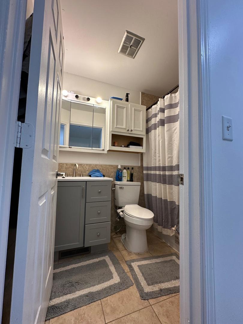 489 James Court #C, Glendale Heights, IL 60139