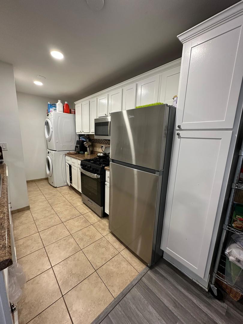 489 James Court #C, Glendale Heights, IL 60139