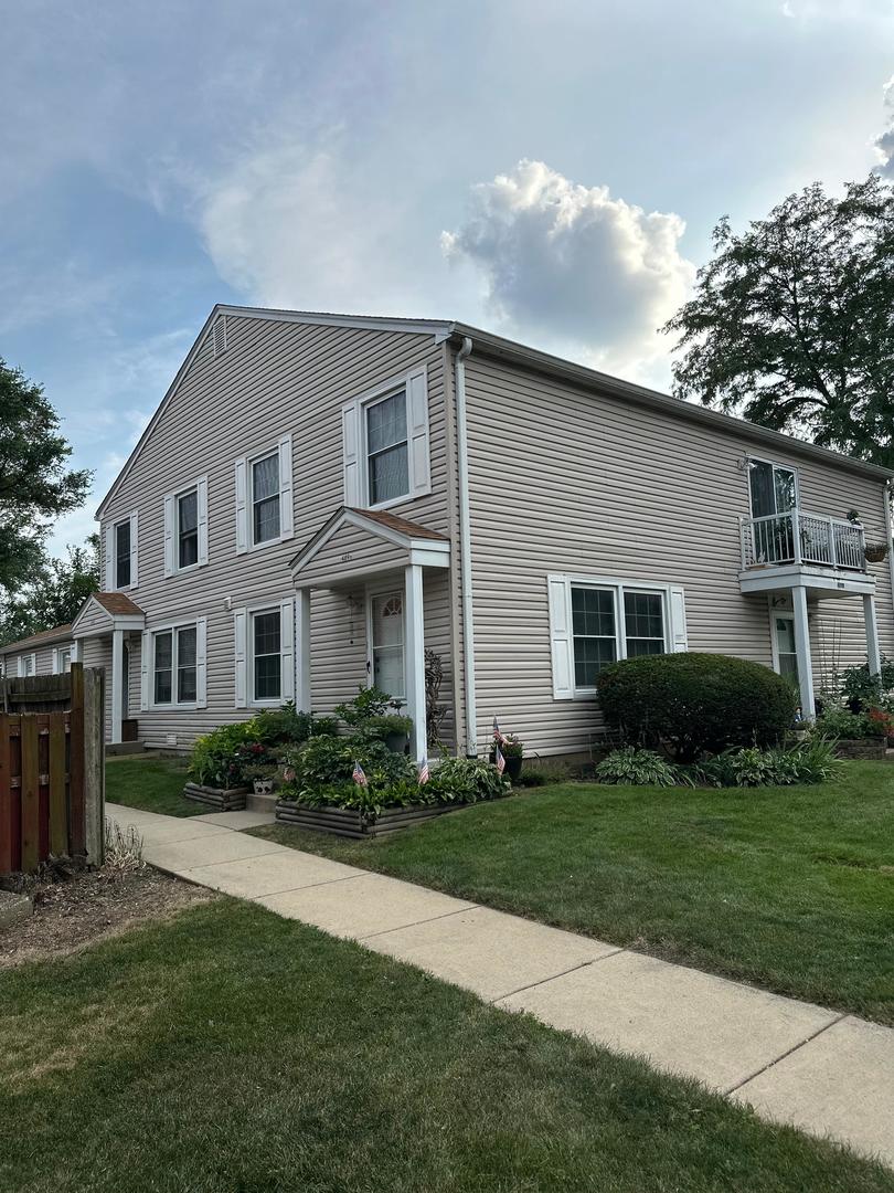 489 James Court #C, Glendale Heights, IL 60139