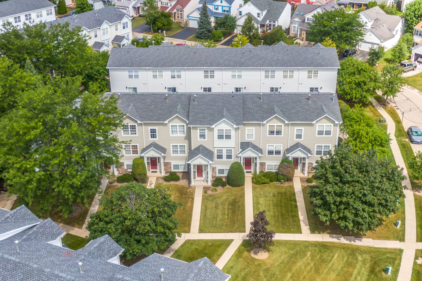 643 Holiday Lane, Hainesville, IL 60073