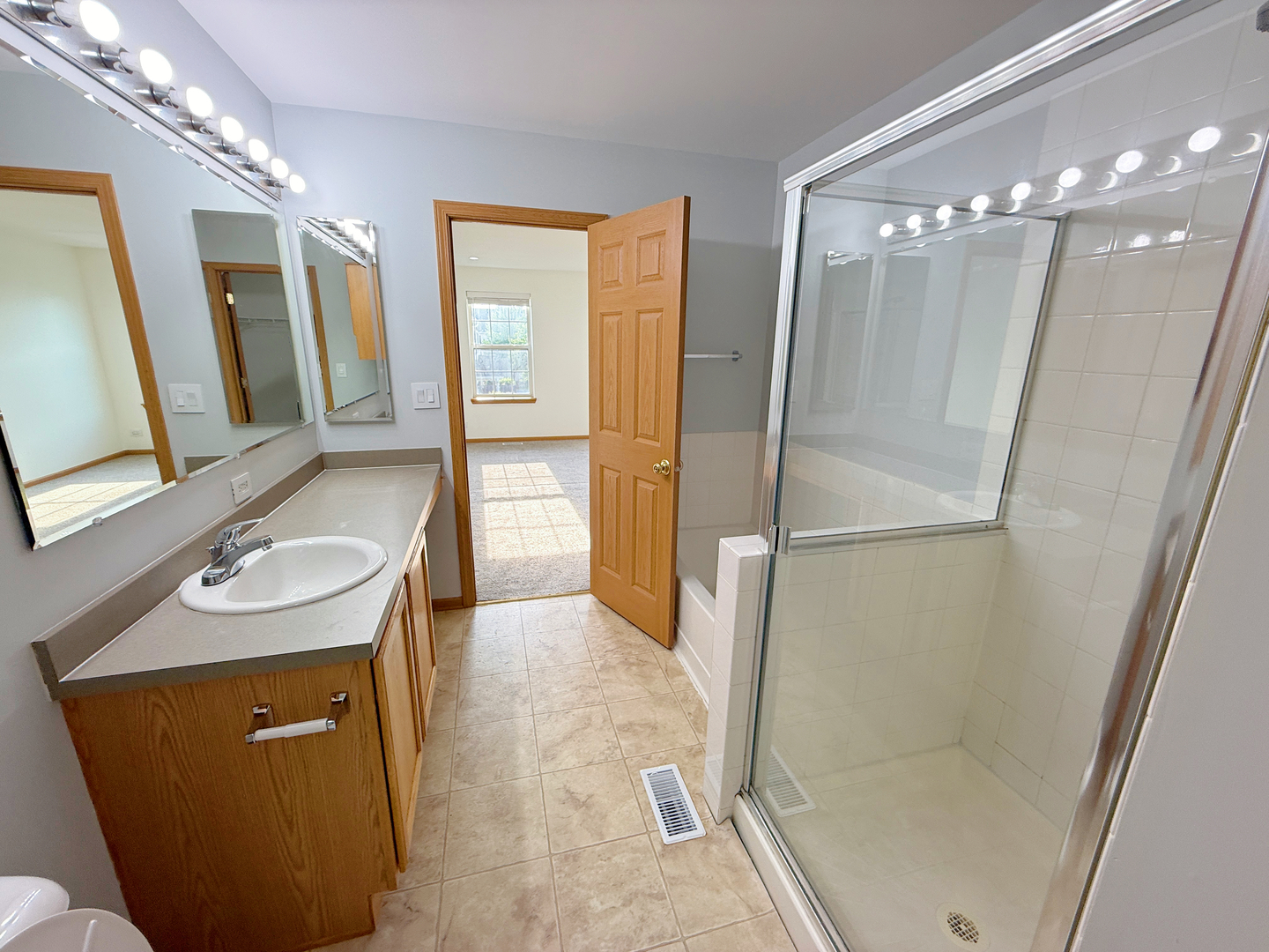 2534 Hillsboro Boulevard #2534, Aurora, IL 60503