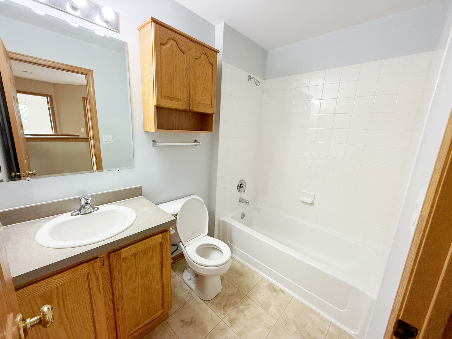 2534 Hillsboro Boulevard #2534, Aurora, IL 60503