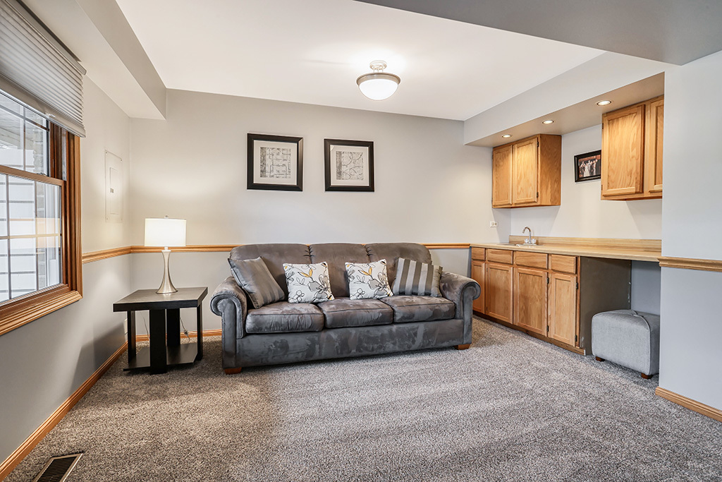 9911 Cambridge Drive, Mokena, IL 60448