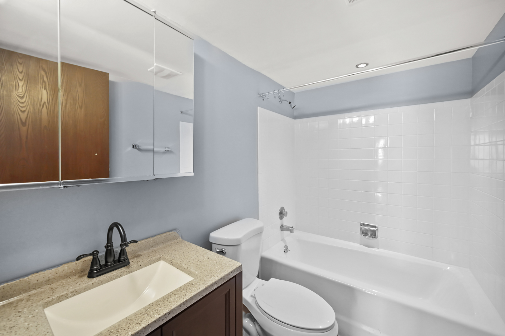 11 W Green Street #606, Bensenville, IL 60106