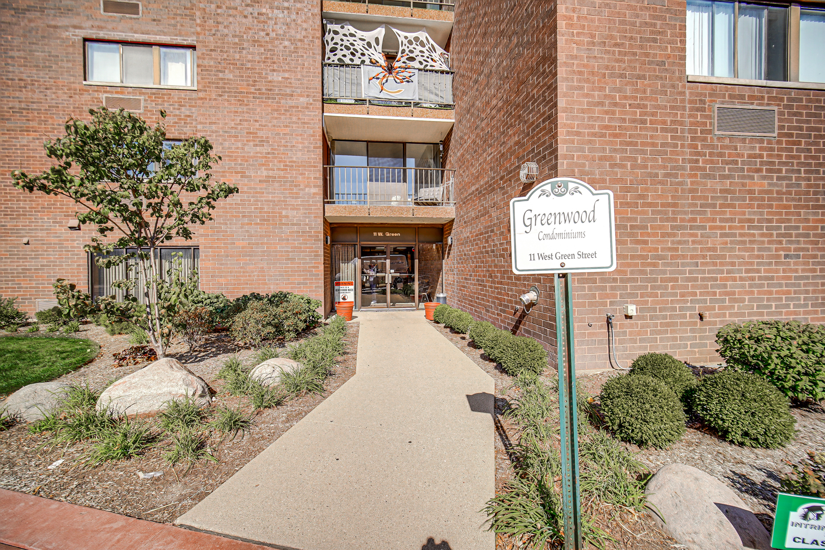 11 W Green Street #606, Bensenville, IL 60106