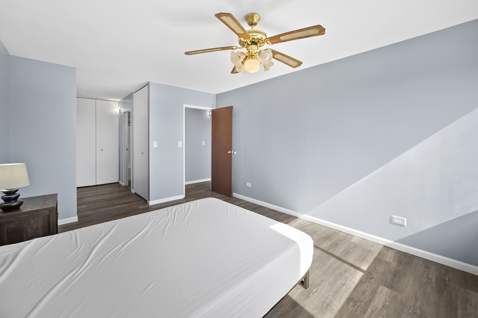 11 W Green Street #606, Bensenville, IL 60106
