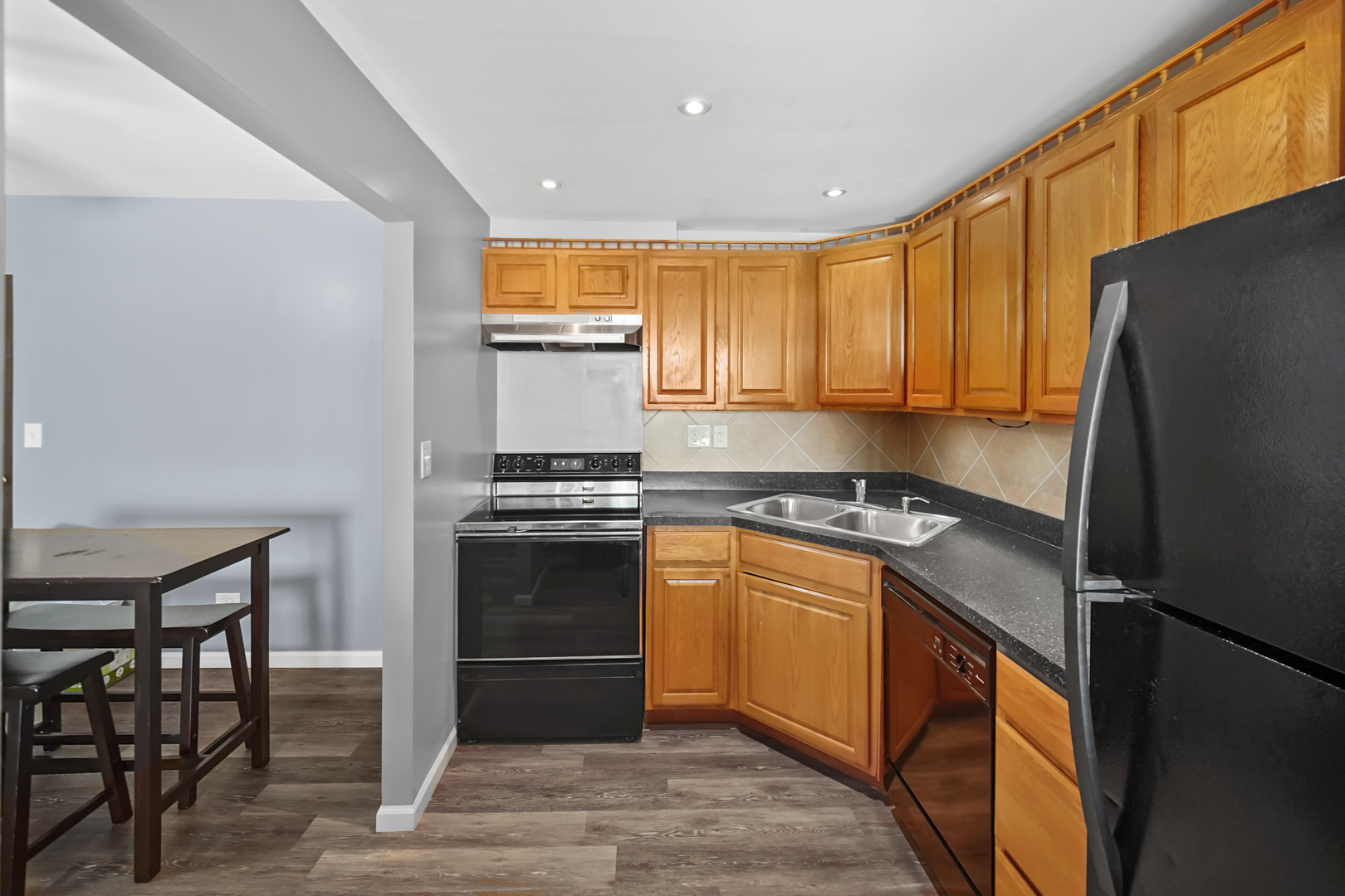 11 W Green Street #606, Bensenville, IL 60106