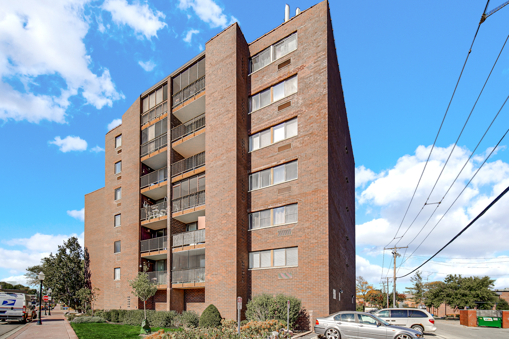 11 W Green Street #606, Bensenville, IL 60106