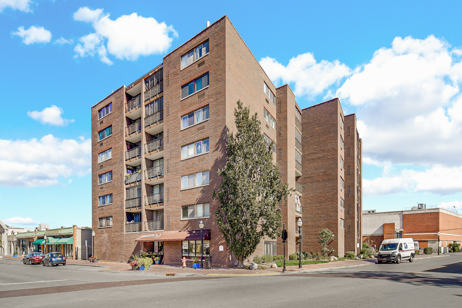 11 W Green Street #606, Bensenville, IL 60106