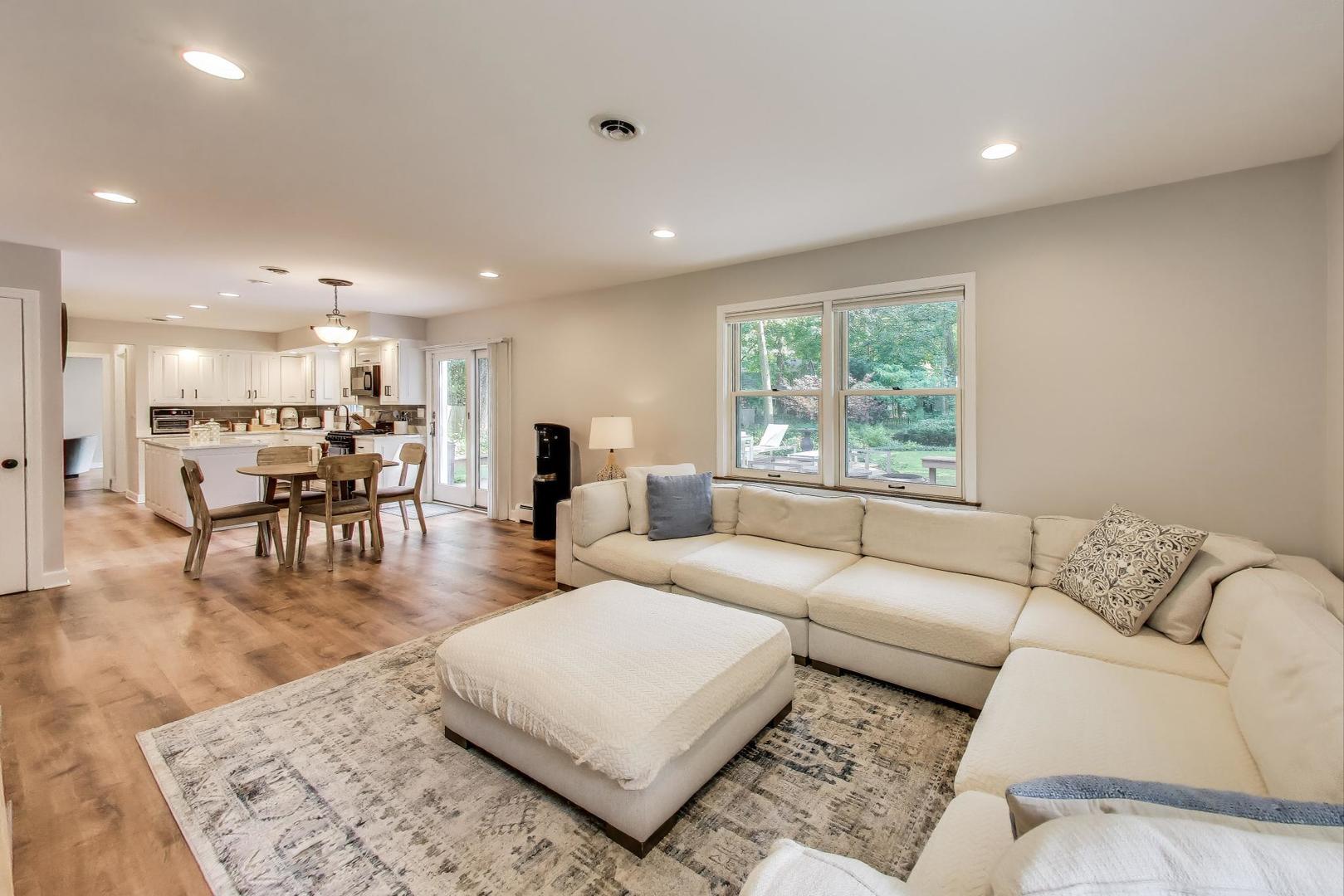 317 E Forest Lane, Palatine, IL 60067