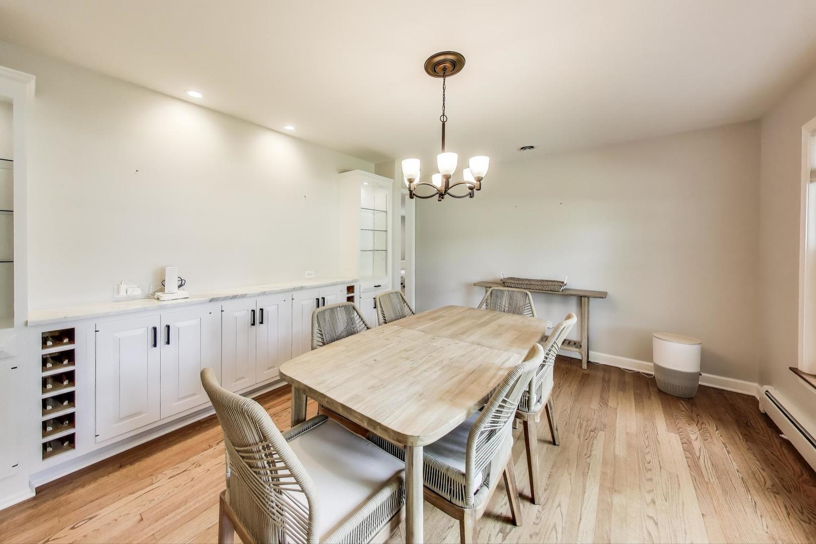 317 E Forest Lane, Palatine, IL 60067