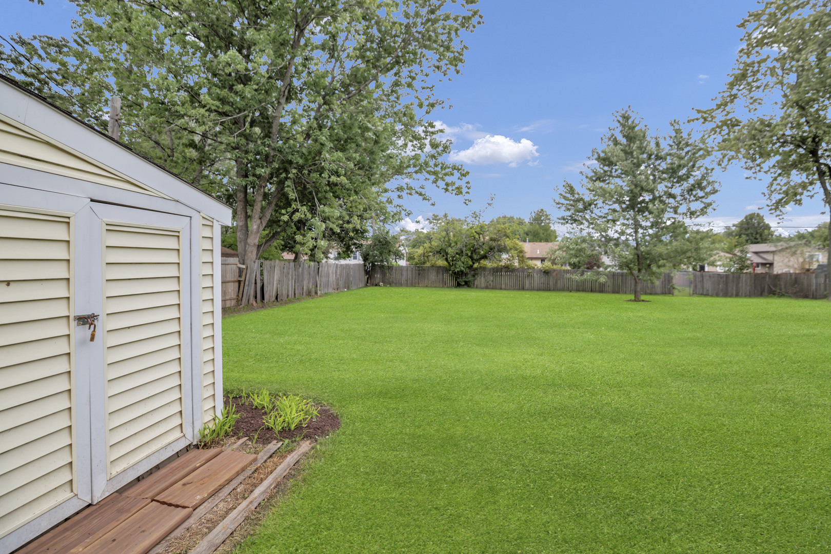 2N643 Diane Avenue, Glen Ellyn, IL 60137