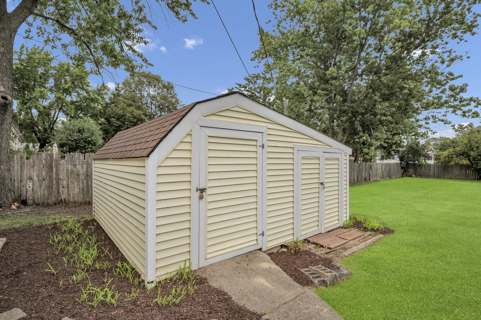 2N643 Diane Avenue, Glen Ellyn, IL 60137