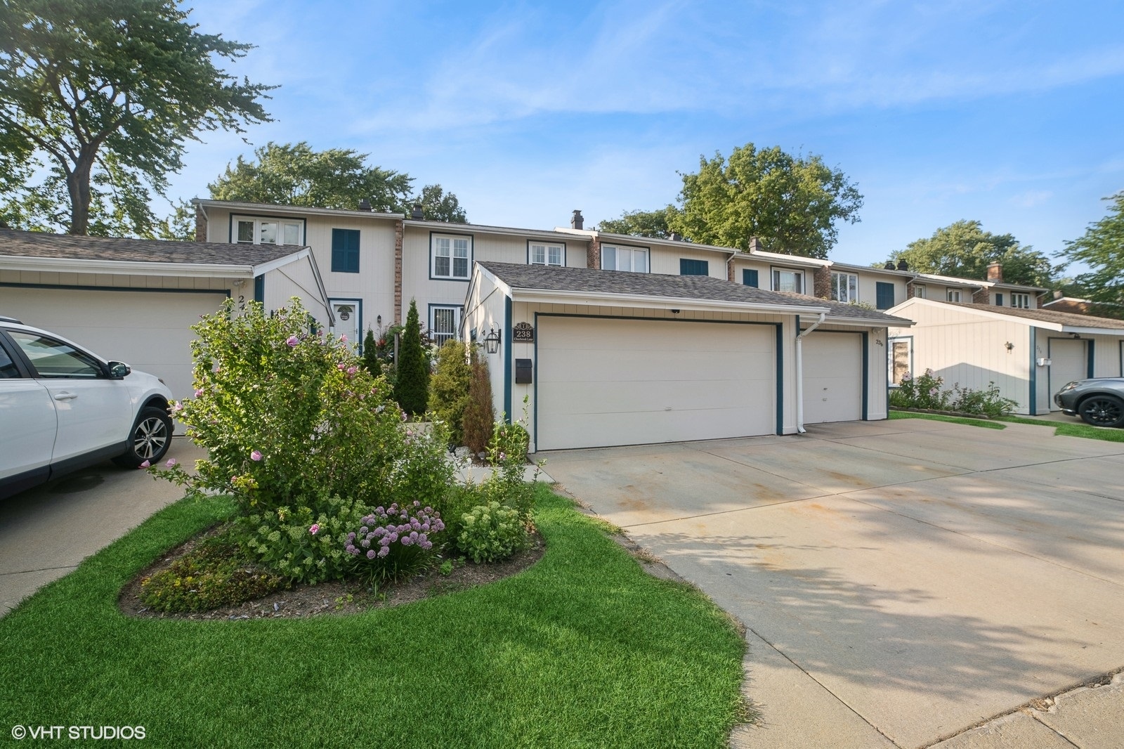 238 Clearbrook Lane, Bloomingdale, IL 60108
