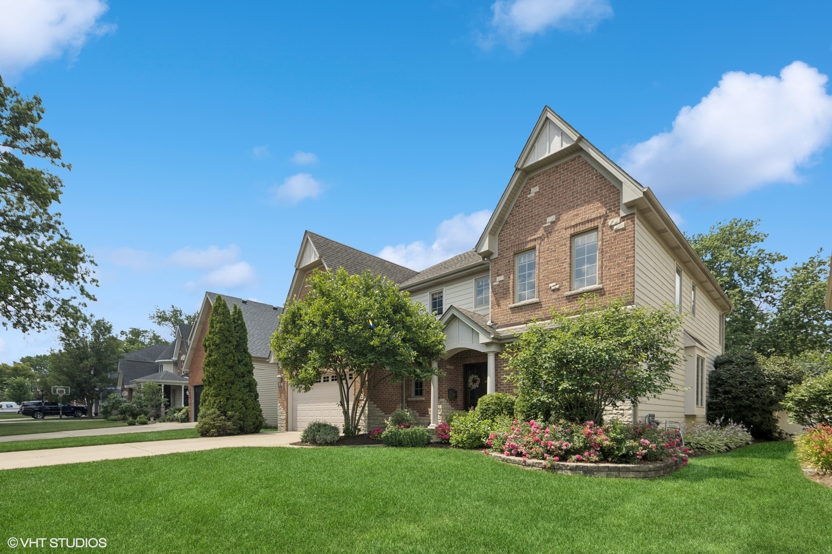 792 S Chatham Avenue, Elmhurst, IL 60126