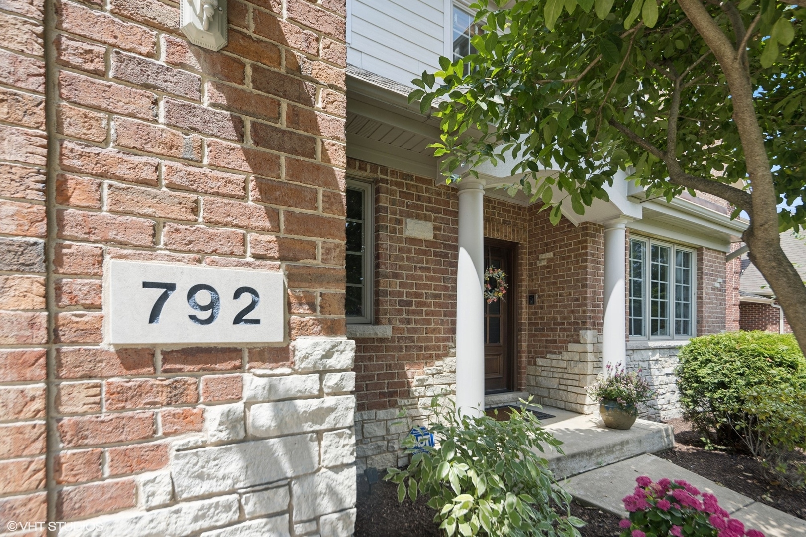 792 S Chatham Avenue, Elmhurst, IL 60126