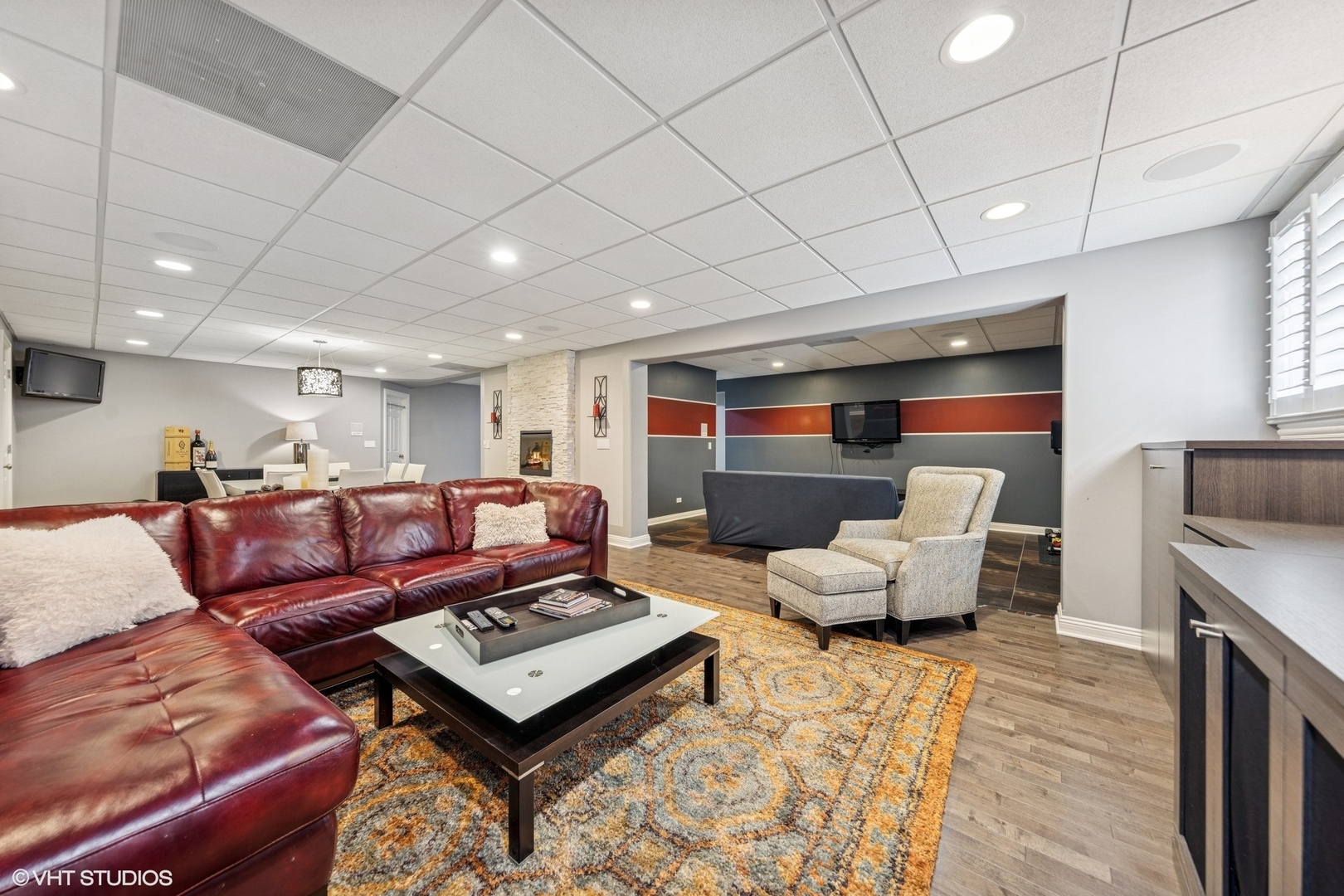 792 S Chatham Avenue, Elmhurst, IL 60126