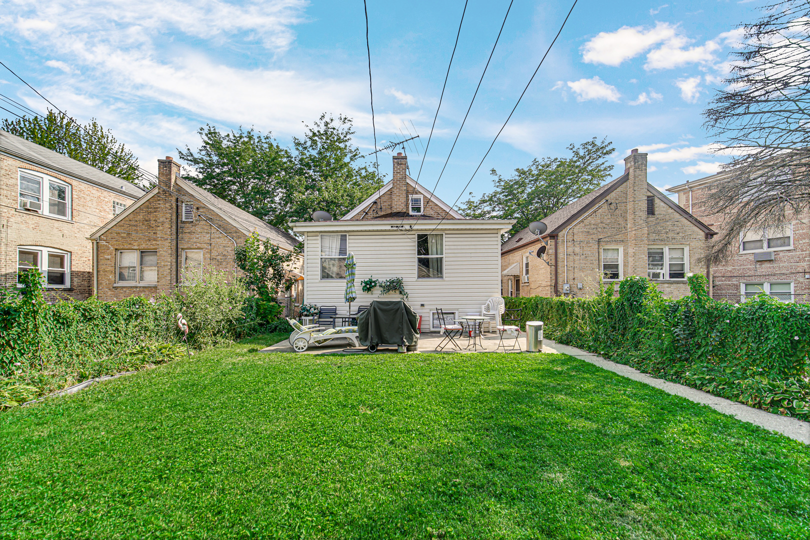 5728 W Higgins Avenue, Chicago, IL 60630