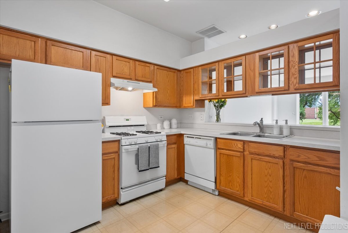 2710 Rockport Lane, Naperville, IL 60564
