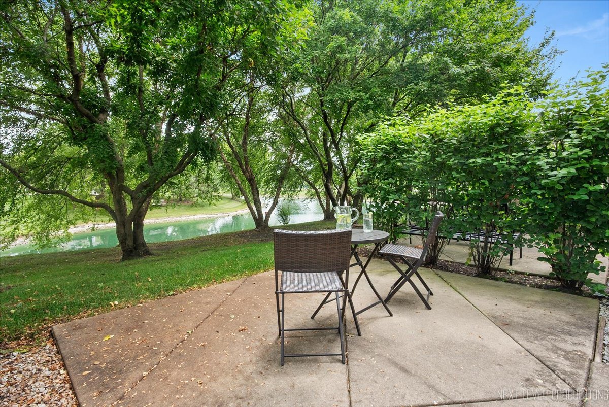 2710 Rockport Lane, Naperville, IL 60564