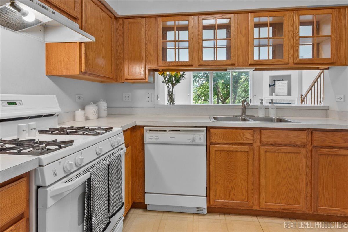 2710 Rockport Lane, Naperville, IL 60564