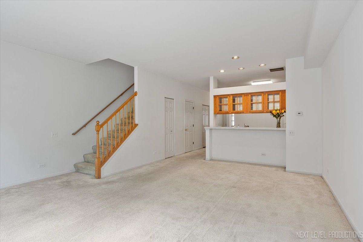 2710 Rockport Lane, Naperville, IL 60564