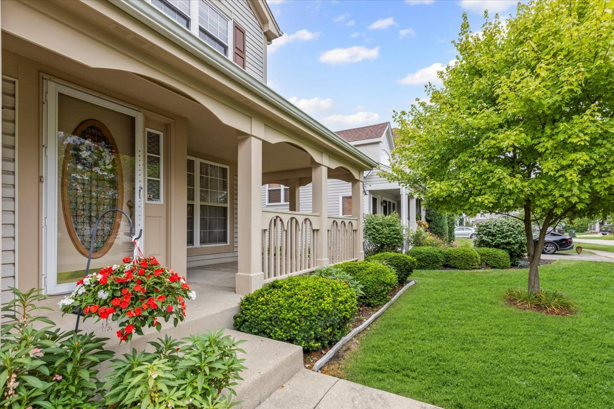 808 Violet Circle, Naperville, IL 60540