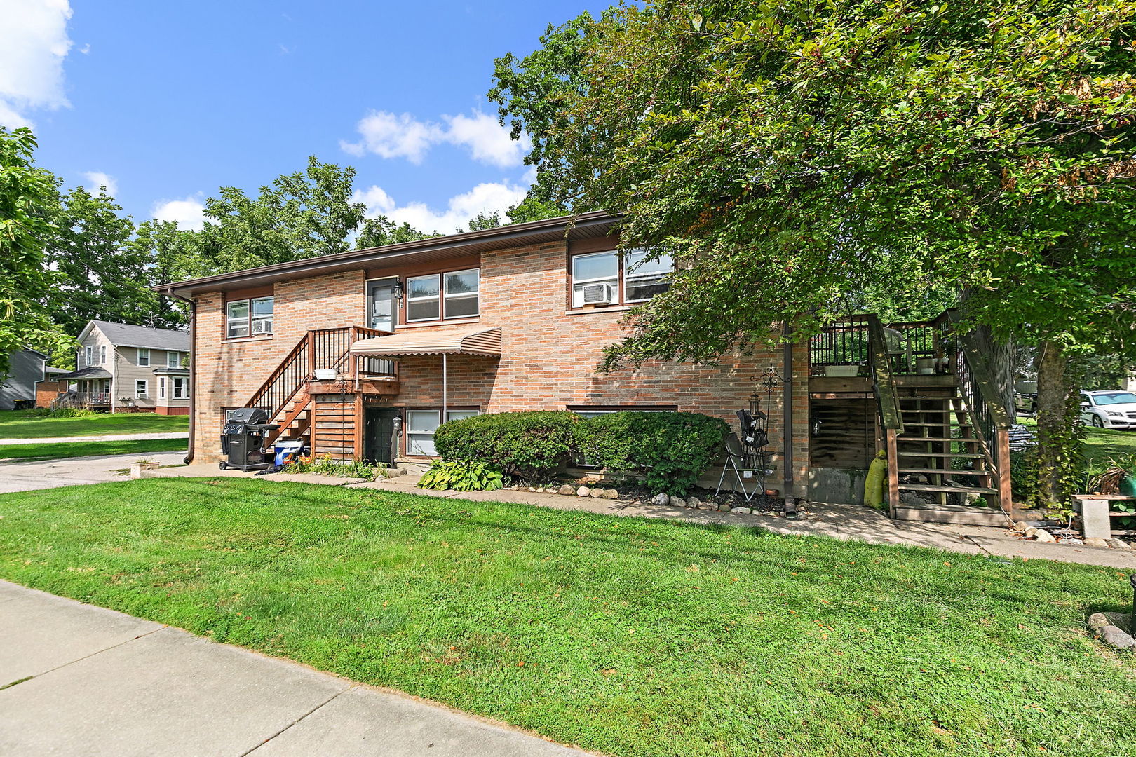 104 E High Avenue, Hampshire, IL 60140