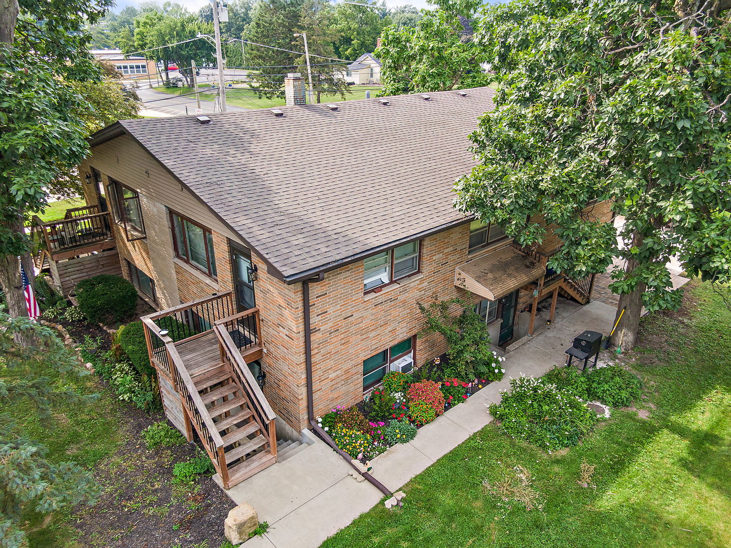 104 E High Avenue, Hampshire, IL 60140