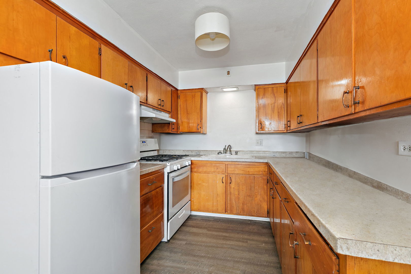 104 E High Avenue, Hampshire, IL 60140