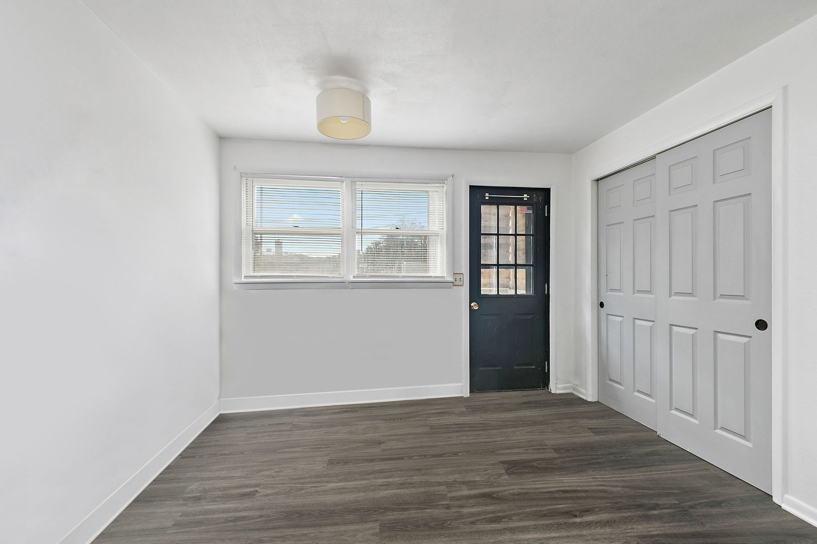 104 E High Avenue, Hampshire, IL 60140