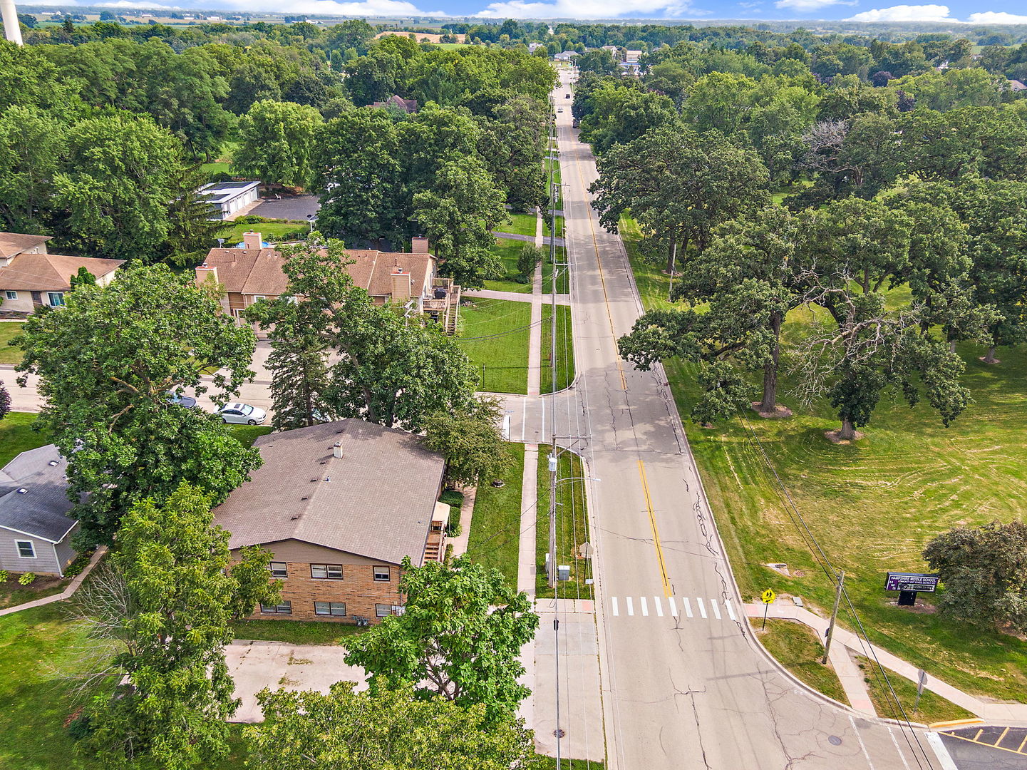 104 E High Avenue, Hampshire, IL 60140