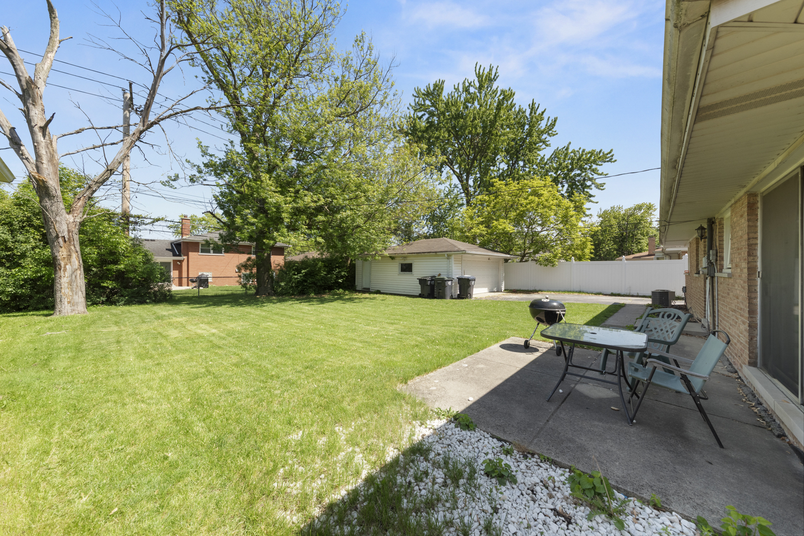 16657 Dobson Avenue, South Holland, IL 60473
