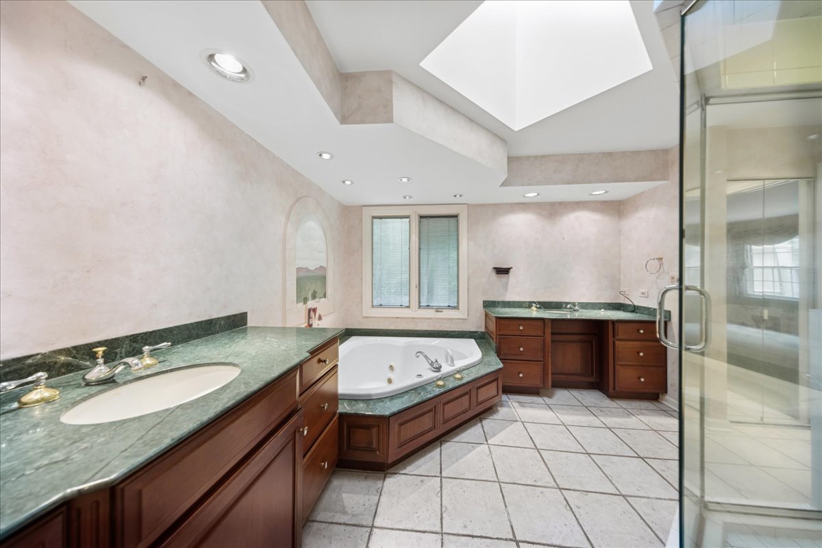 350 E Shady Drive, Palatine, IL 60067
