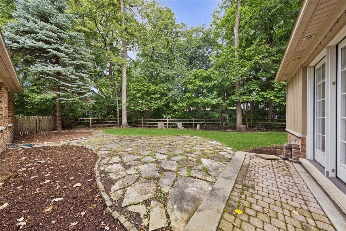 350 E Shady Drive, Palatine, IL 60067
