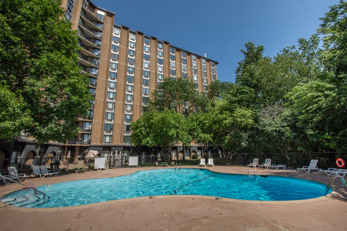 1 Renaissance Place #413, Palatine, IL 60067