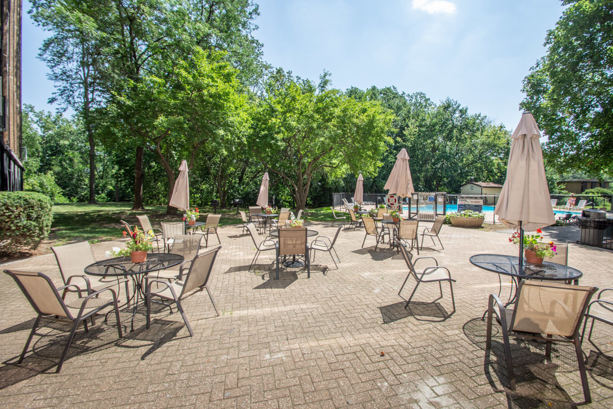 1 Renaissance Place #413, Palatine, IL 60067