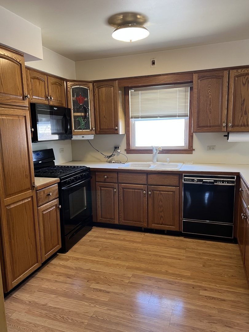 8433 S Karlov Avenue, Chicago, IL 60652