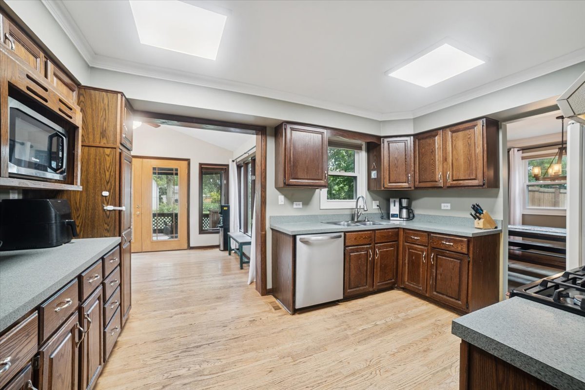 10351 Brenner Court, Naperville, IL 60564