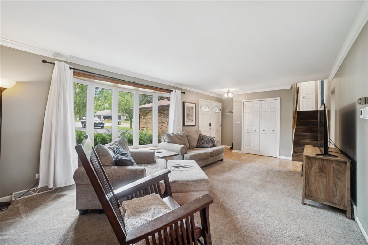 10351 Brenner Court, Naperville, IL 60564