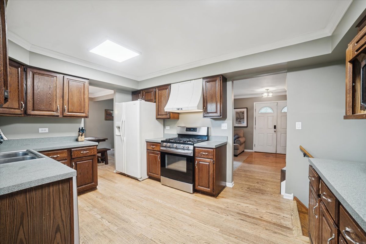 10351 Brenner Court, Naperville, IL 60564