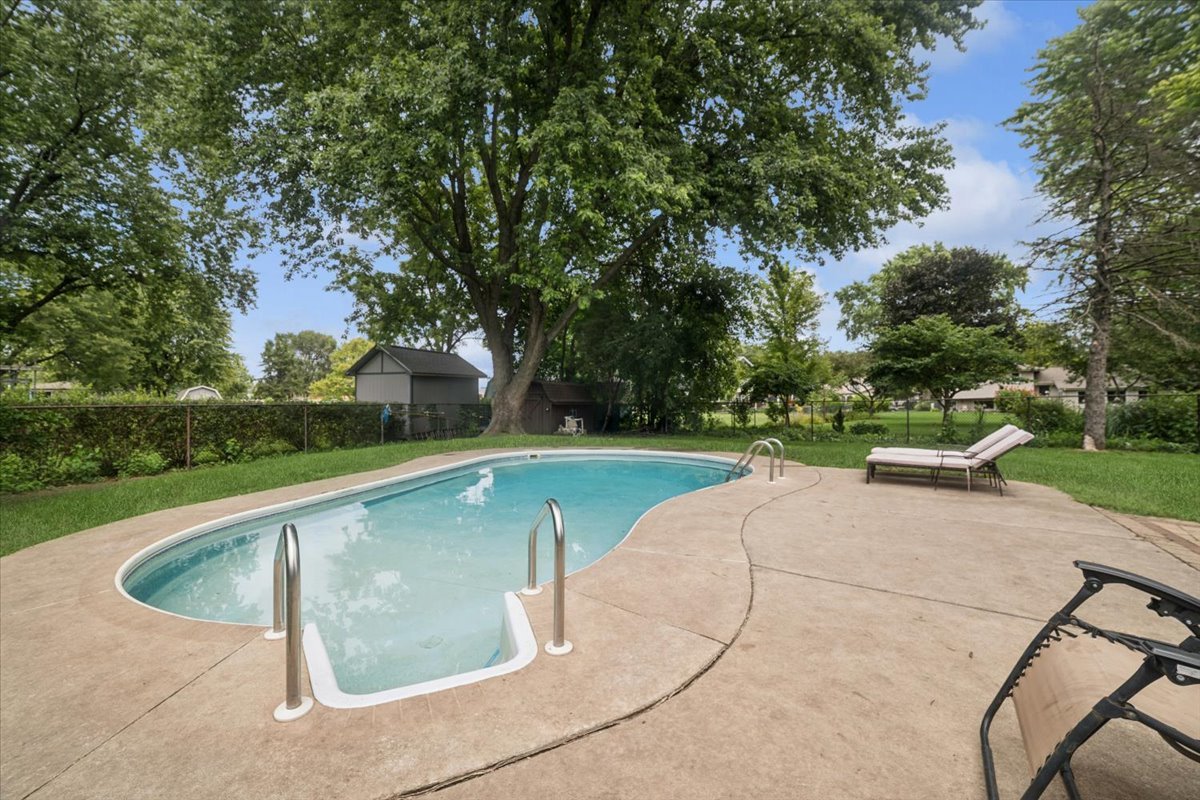 10351 Brenner Court, Naperville, IL 60564