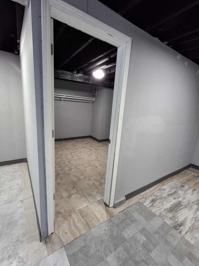 321 N Avers Avenue, Chicago, IL 60624