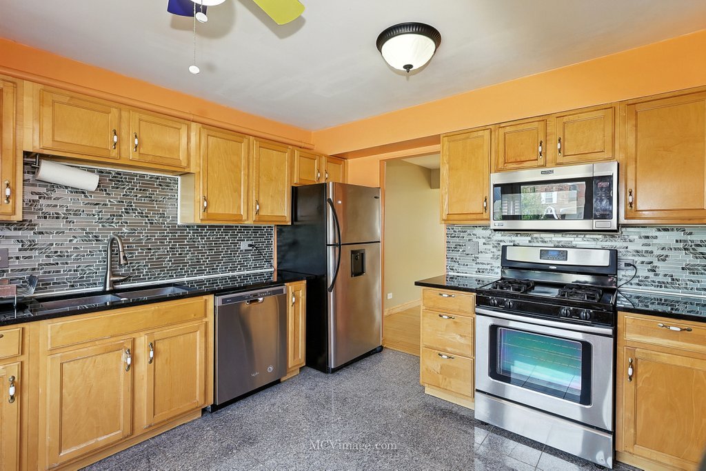 1352 Georgetown Drive, Carol Stream, IL 60188