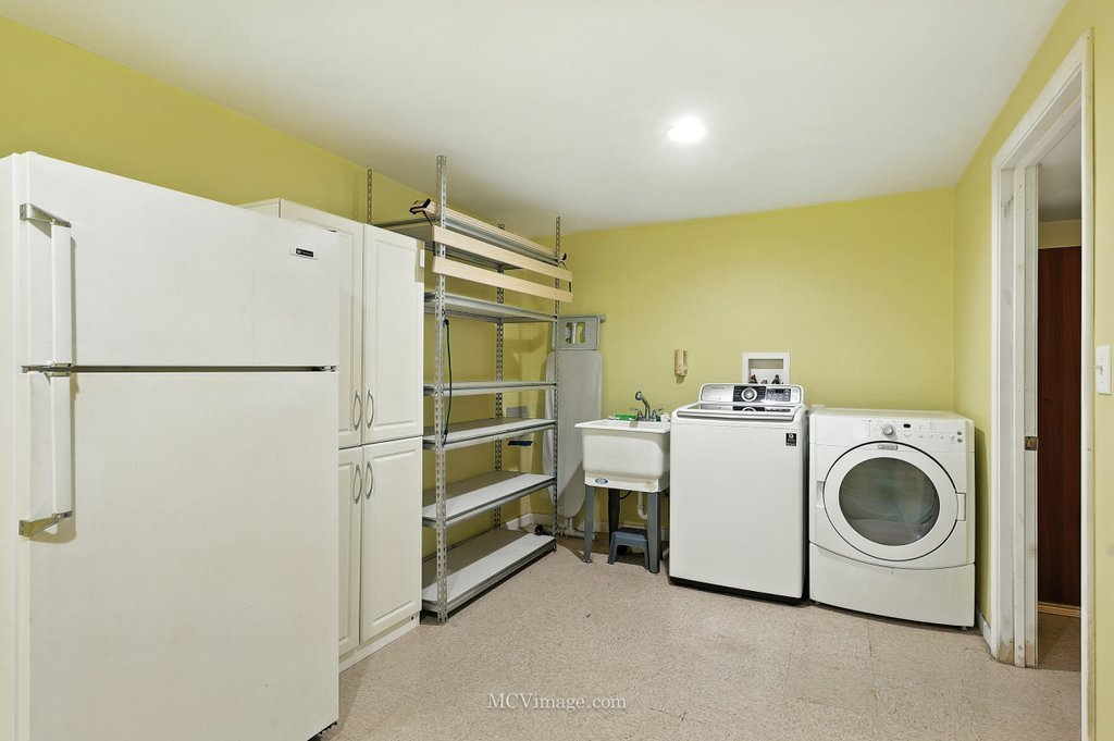 1352 Georgetown Drive, Carol Stream, IL 60188