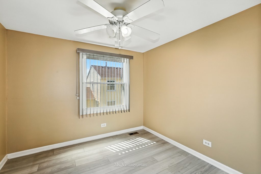 1352 Georgetown Drive, Carol Stream, IL 60188