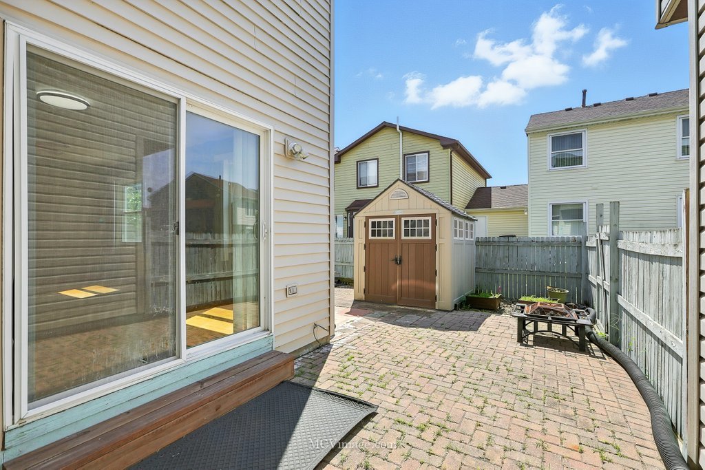 1352 Georgetown Drive, Carol Stream, IL 60188